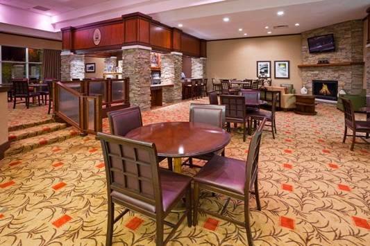 Growlers Bar & Grille | restaurant | 4402 E Washington Ave, Madison, WI 53704, USA | 6082444703 OR +1 608-244-4703