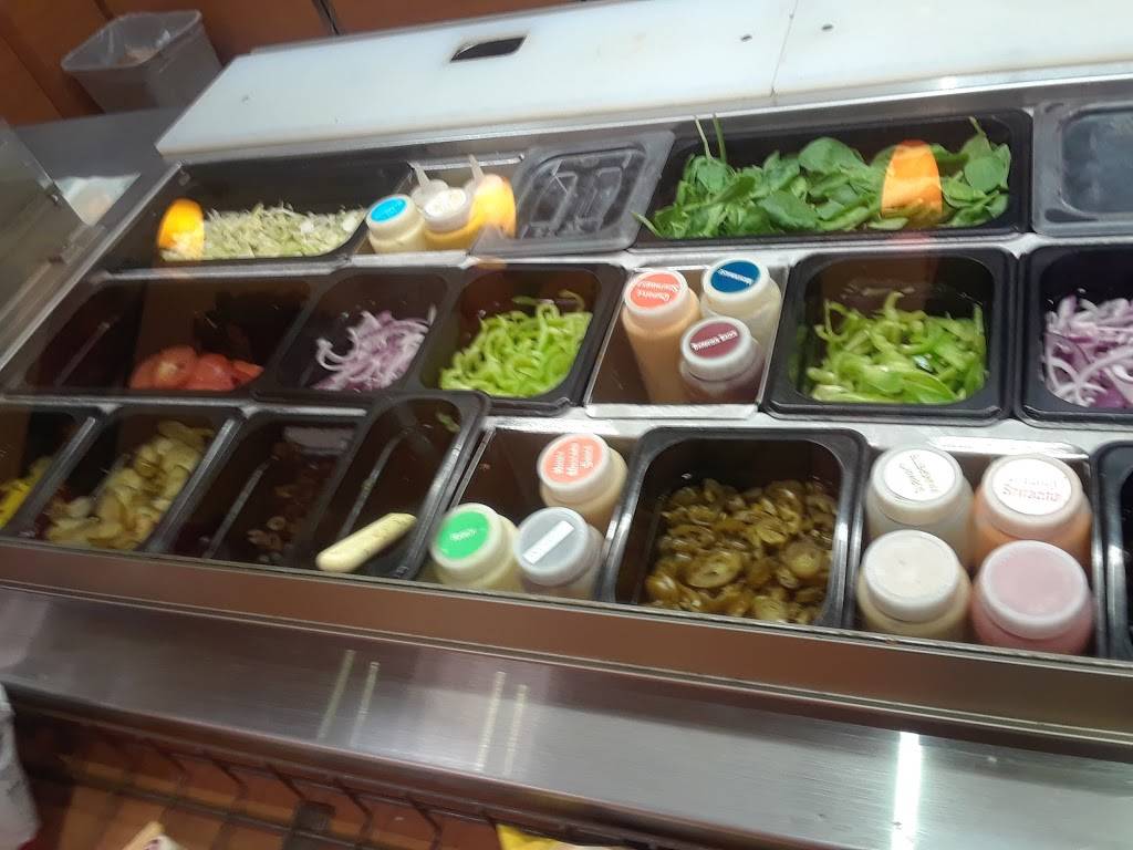 Subway | restaurant | 6022 N First St, Fresno, CA 93710, USA | 5594310700 OR +1 559-431-0700