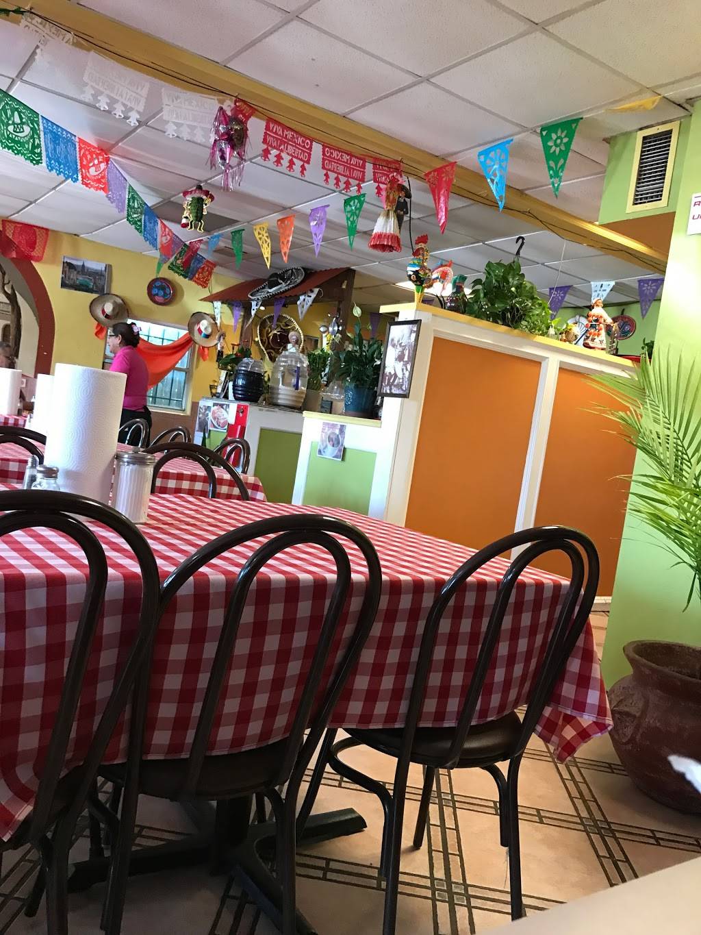 EL CHARRITO | restaurant | 10911 W Hardy Rd, Houston, TX 77076, USA | 8329941716 OR +1 832-994-1716