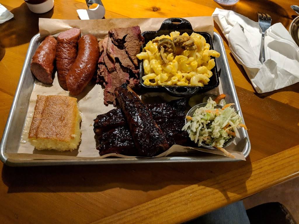 Camp Critter Bar & Grill | restaurant | 3575 US-31, Traverse City, MI 49684, USA | 2319413600 OR +1 231-941-3600