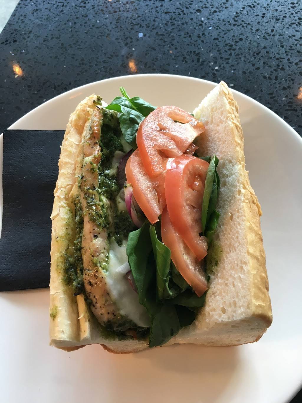 Ginos East Of Lakeview | restaurant | 2801 N Lincoln Ave, Chicago, IL 60657, USA | 7733273737 OR +1 773-327-3737