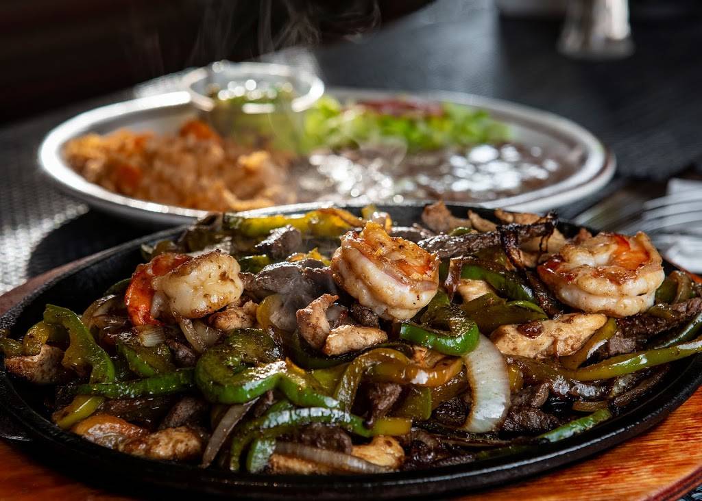 Rosa Lindas Mexican Cuisine | restaurant | 1420 Clovis Ave, Clovis, CA 93612, USA | 5594723577 OR +1 559-472-3577