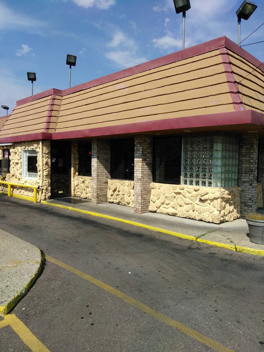 Pierson Grill | restaurant | 5201 Saginaw St, Flint, MI 48505, USA | 8107854655 OR +1 810-785-4655