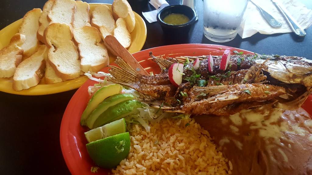 Carmen La Hacienda Taqueria | restaurant | 1401 Grant Ave, Novato, CA 94945, USA | 4158975514 OR +1 415-897-5514