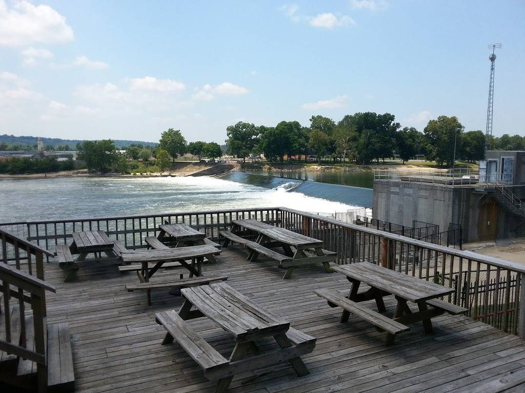 Best Dam Steakhouse | restaurant | 50 Riverbank Rd, Batesville, AR 72501, USA | 8707937000 OR +1 870-793-7000