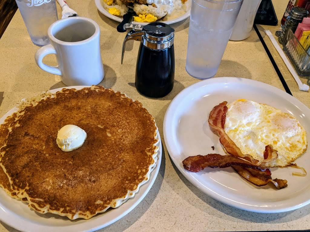 The Big Biscuit | restaurant | 11148 Antioch Rd, Overland Park, KS 66210, USA | 9132585797 OR +1 913-258-5797