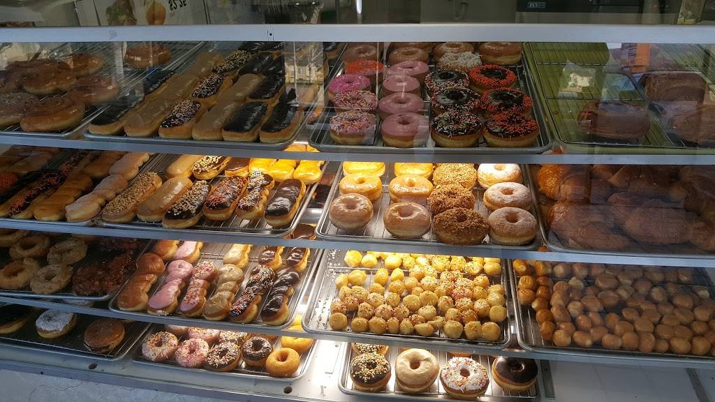 Super Star Donuts | bakery | 1050 Kendall Dr # B, San Bernardino, CA 92407, USA | 9098837571 OR +1 909-883-7571