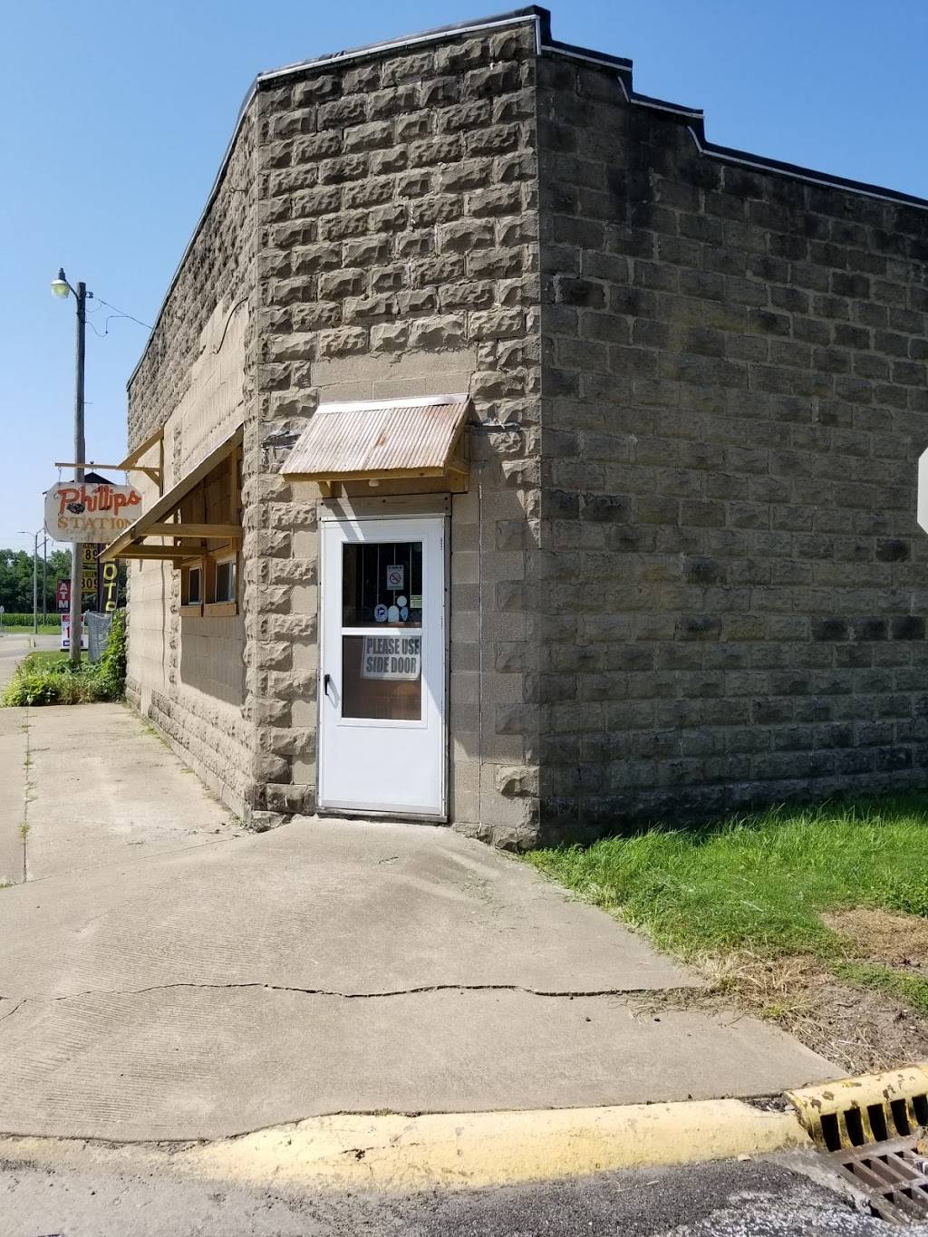 Phillips Station | restaurant | 210 Main St, St David, IL 61563, USA | 3096682250 OR +1 309-668-2250