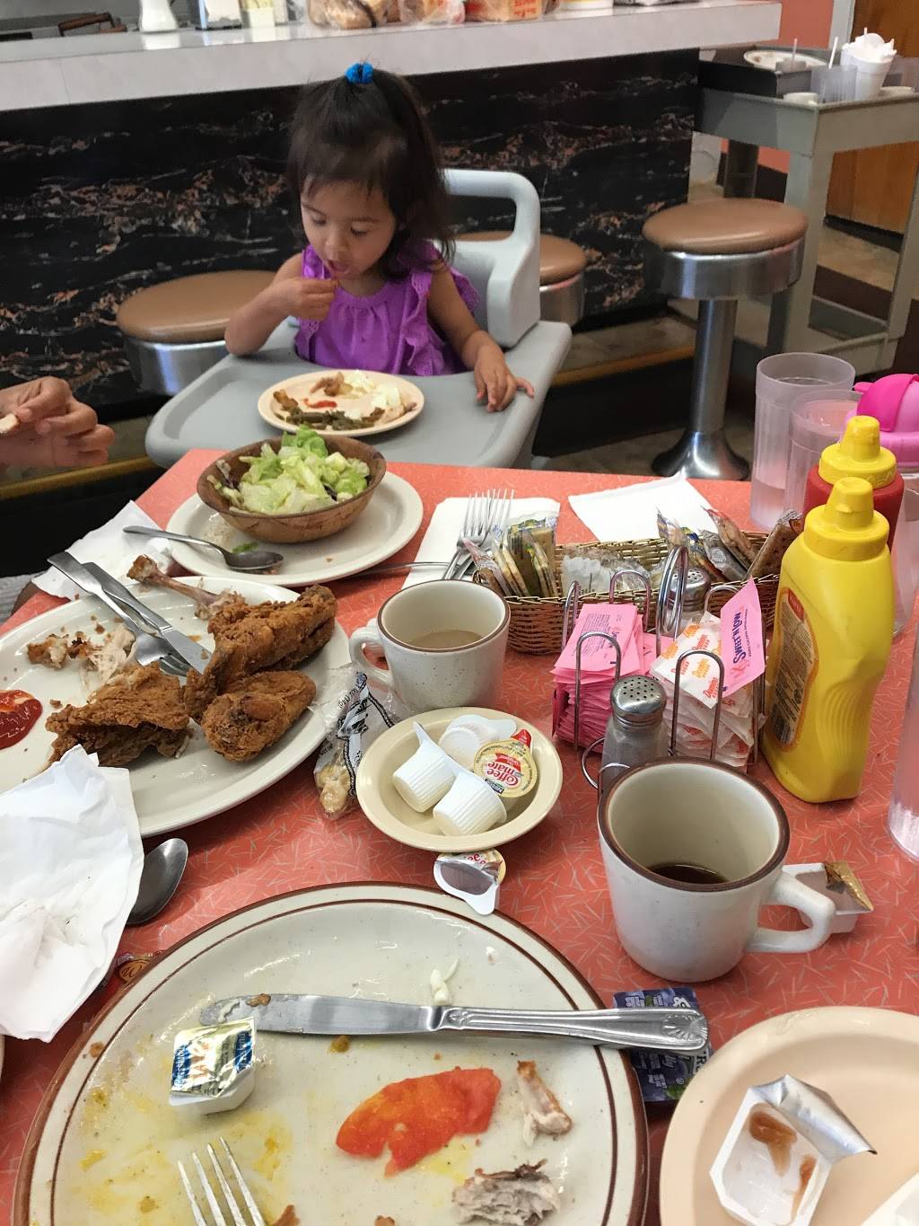 Petri Cafe | cafe | 1416 20th St, Granite City, IL 62040, USA | 6188769443 OR +1 618-876-9443