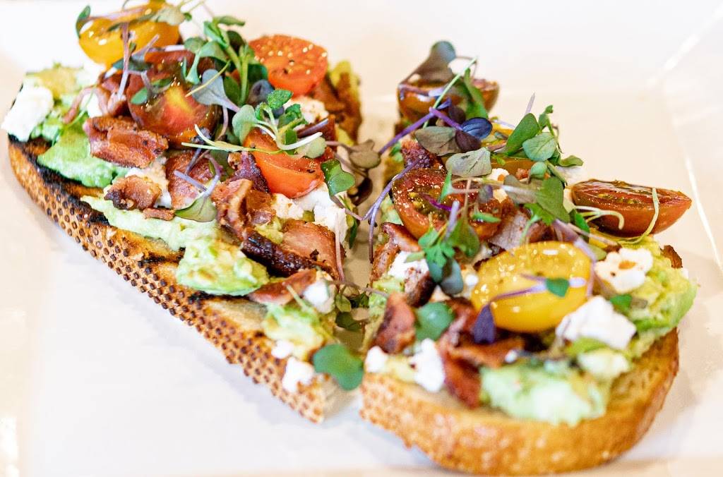 The Cove Bar & Grill | restaurant | 40675 Murrieta Hot Springs Rd STE B1, Murrieta, CA 92562, USA | 9516962211 OR +1 951-696-2211