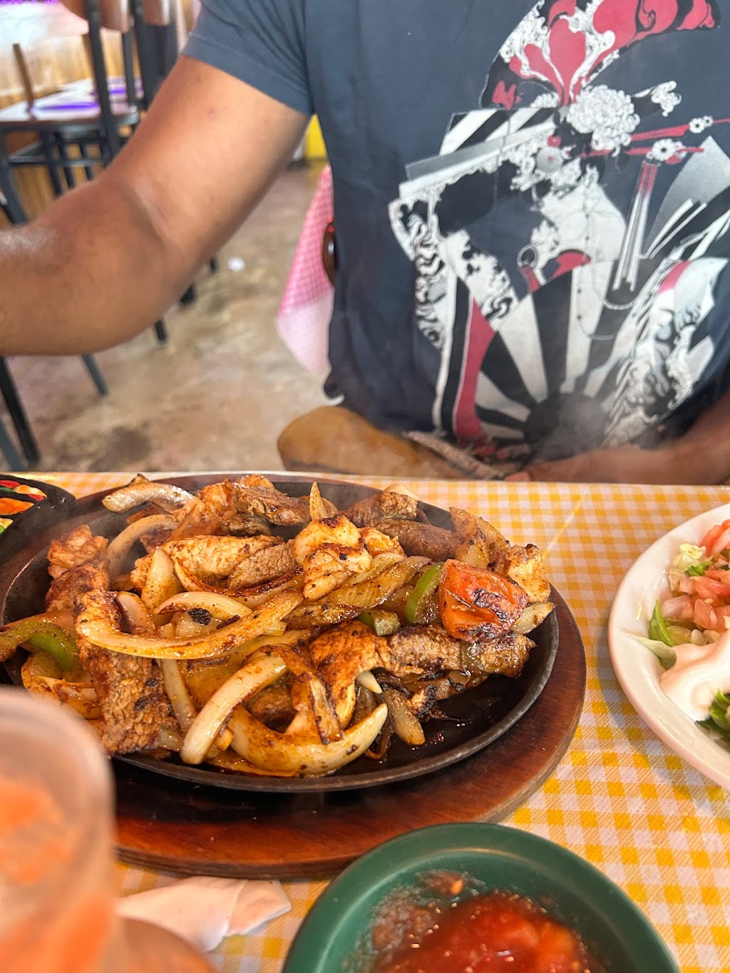 La Doña | restaurant | 3156 Barataria Blvd, Marrero, LA 70072, USA | 5042093562 OR +1 504-209-3562