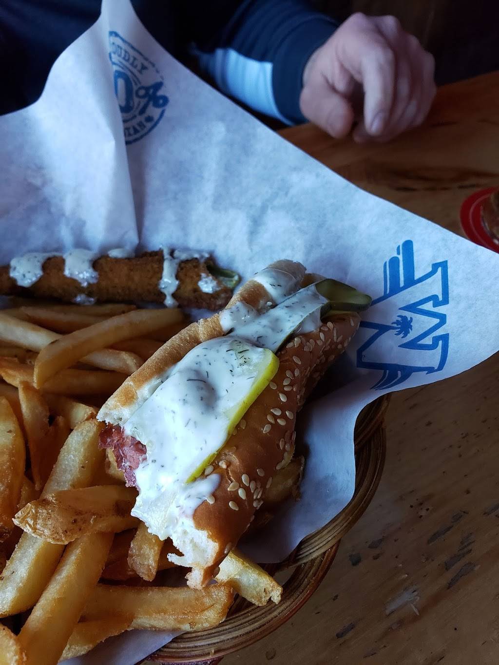 Wild Wing | restaurant | 237 Mapleview Dr E #12, Barrie, ON L4N 0W5, Canada | 7057226090 OR +1 705-722-6090