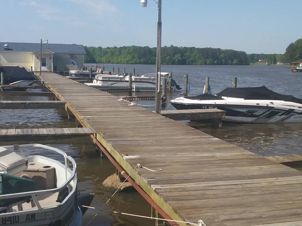 The Landing Grill | restaurant | 8629 River Rd, Petersburg, VA 23803, USA | 8045903300 OR +1 804-590-3300