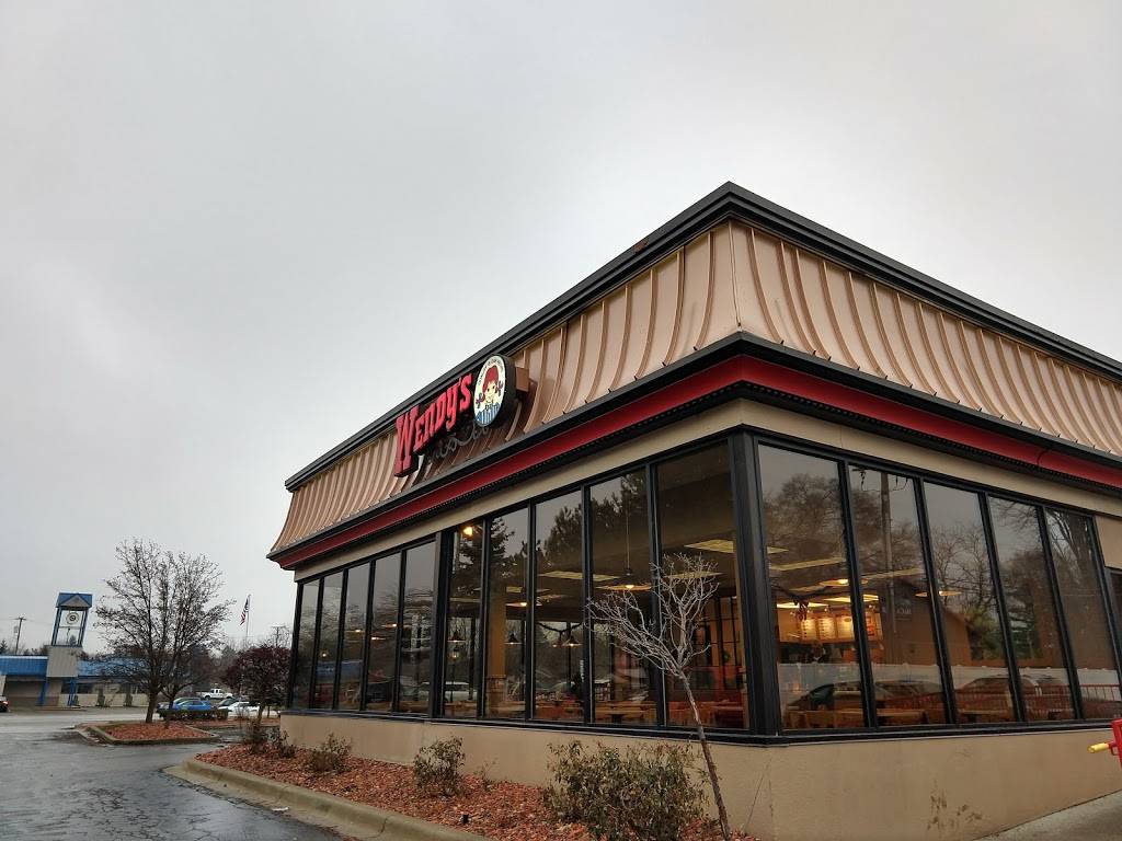 Wendys | restaurant | 440 S Lafayette St, South Lyon, MI 48178, USA | 2484460236 OR +1 248-446-0236