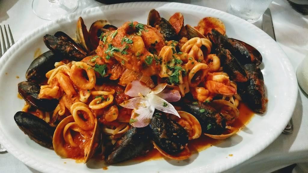 Il Vizio | restaurant | 555 Broadway, Massapequa, NY 11758, USA | 5165410045 OR +1 516-541-0045