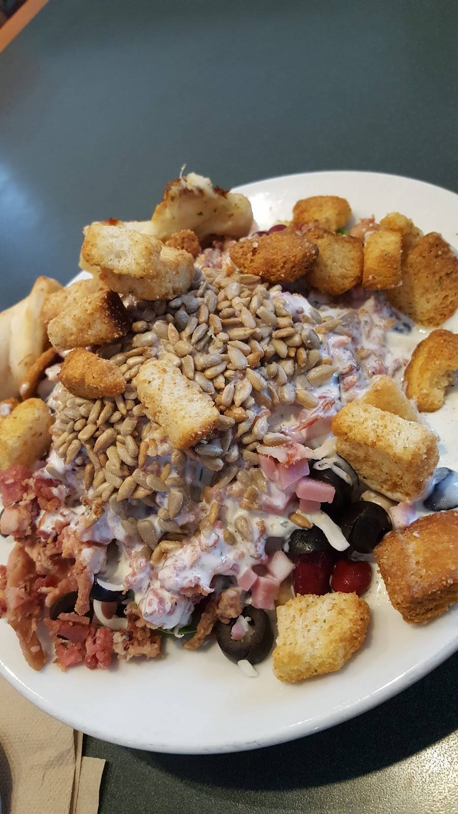 Round Table Pizza | meal delivery | 2441 Claribel Rd, Riverbank, CA 95367, USA | 2098639978 OR +1 209-863-9978