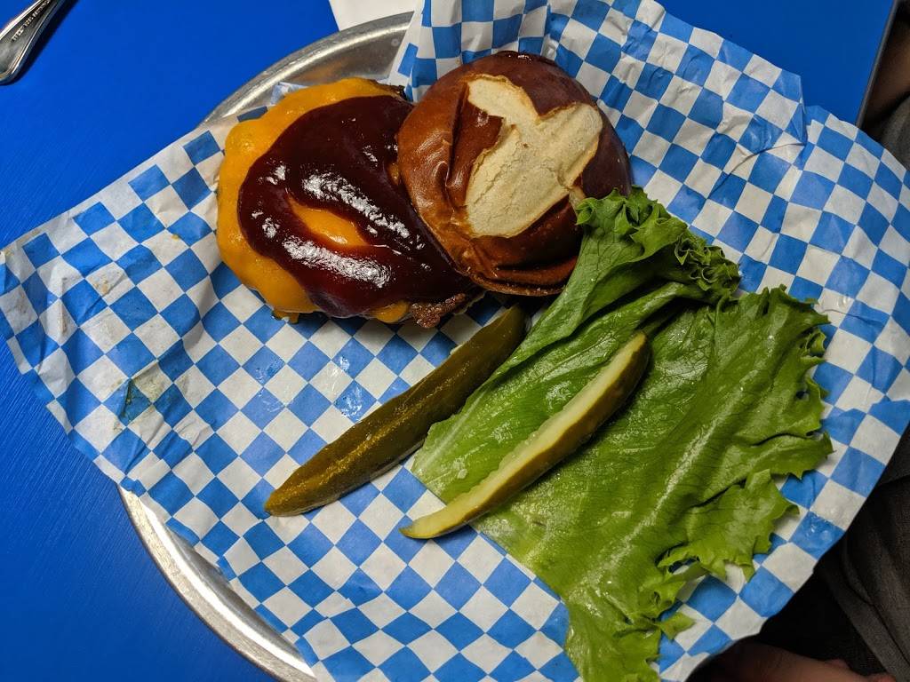 Point Burger Bar Middleton | restaurant | 2259 Deming Way, Middleton, WI 53562, USA | 6088242011 OR +1 608-824-2011