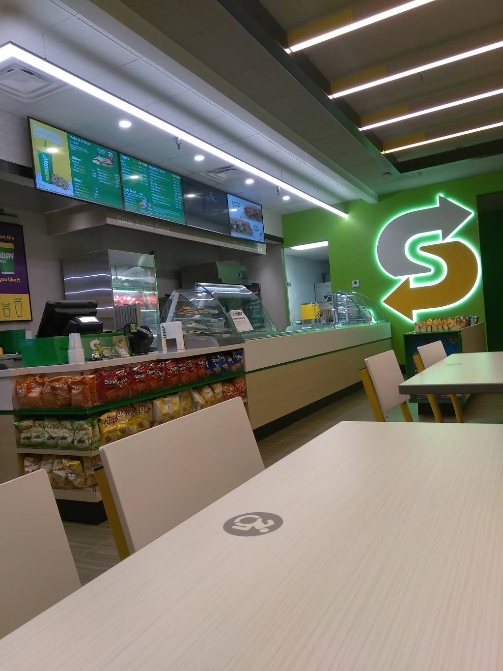 Subway | restaurant | Cornerstone Place, 3501 Old Greenwood Rd Suite 20, Fort Smith, AR 72903, USA | 4796488688 OR +1 479-648-8688