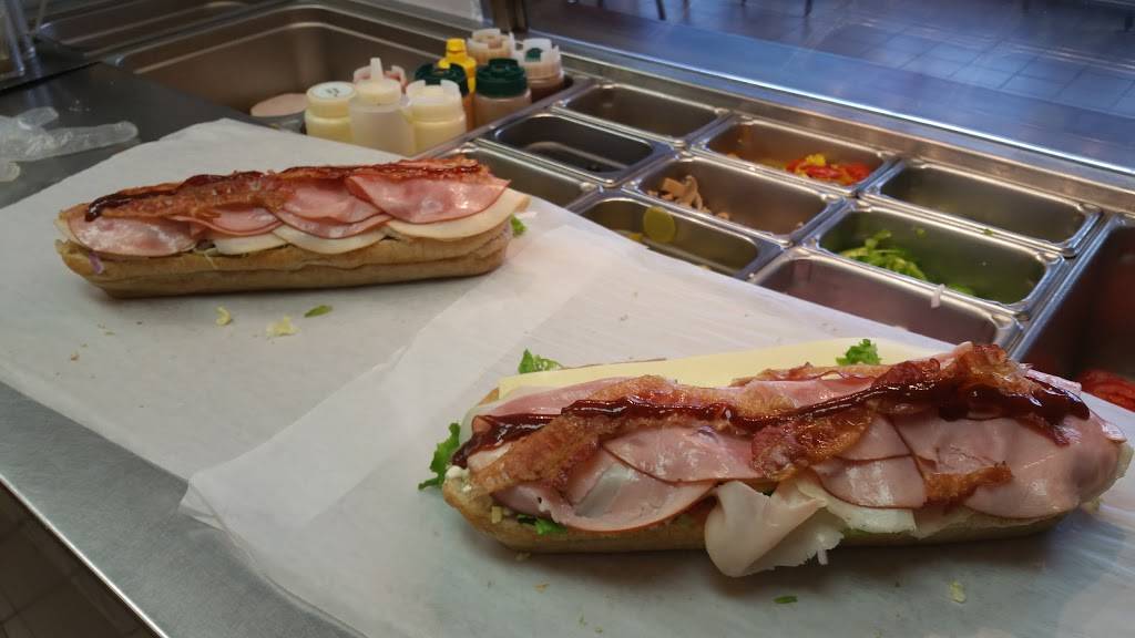 Little Masters Submarine | restaurant | 65 Ontario St, Trenton, ON K8V 2G8, Canada | 6133942933 OR +1 613-394-2933