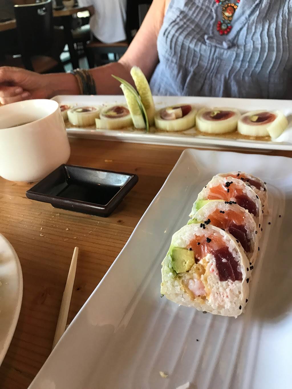 Sushi Planet | restaurant | 23349 Mulholland Dr, Woodland Hills, CA 91364, USA | 8182243501 OR +1 818-224-3501