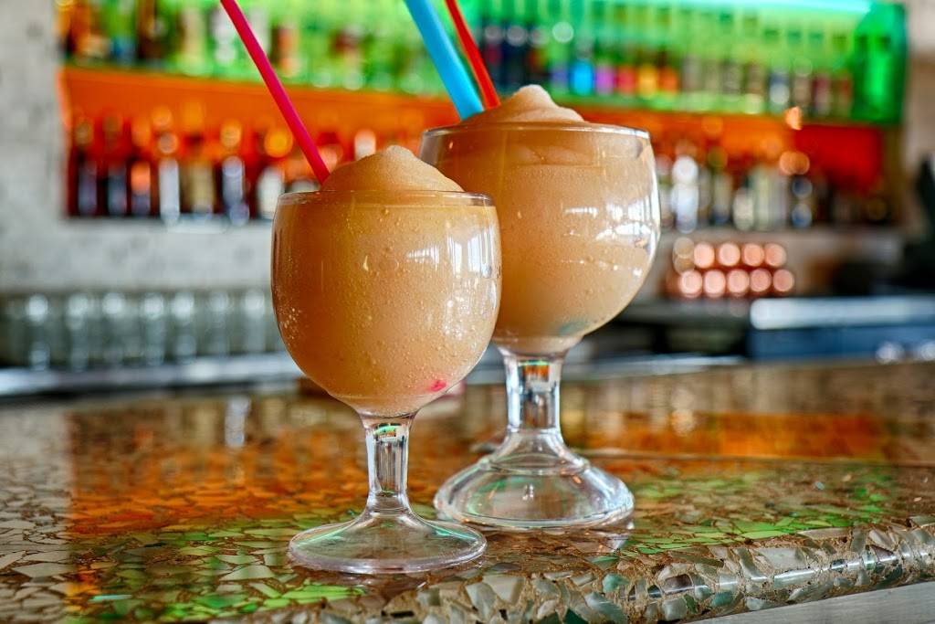 SideYard | restaurant | 3204 Seawall Blvd Suite D, Galveston, TX 77550, USA | 4096215237 OR +1 409-621-5237