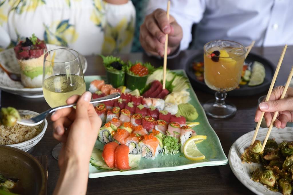 Blue Sushi Sake Grill | restaurant | 2721 E 86th St STE 100, Indianapolis, IN 46240, USA | 3174893151 OR +1 317-489-3151