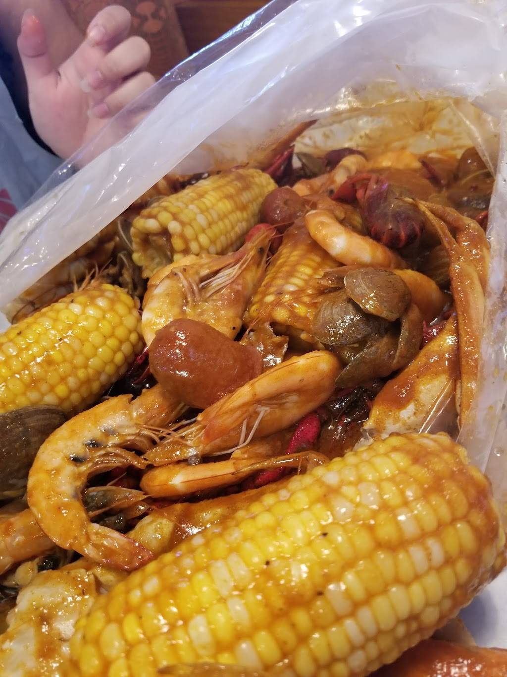 The Bucket Crab & Crawfish | restaurant | 2279 Eagle Glen Pkwy, Corona, CA 92883, USA | 9515499700 OR +1 951-549-9700