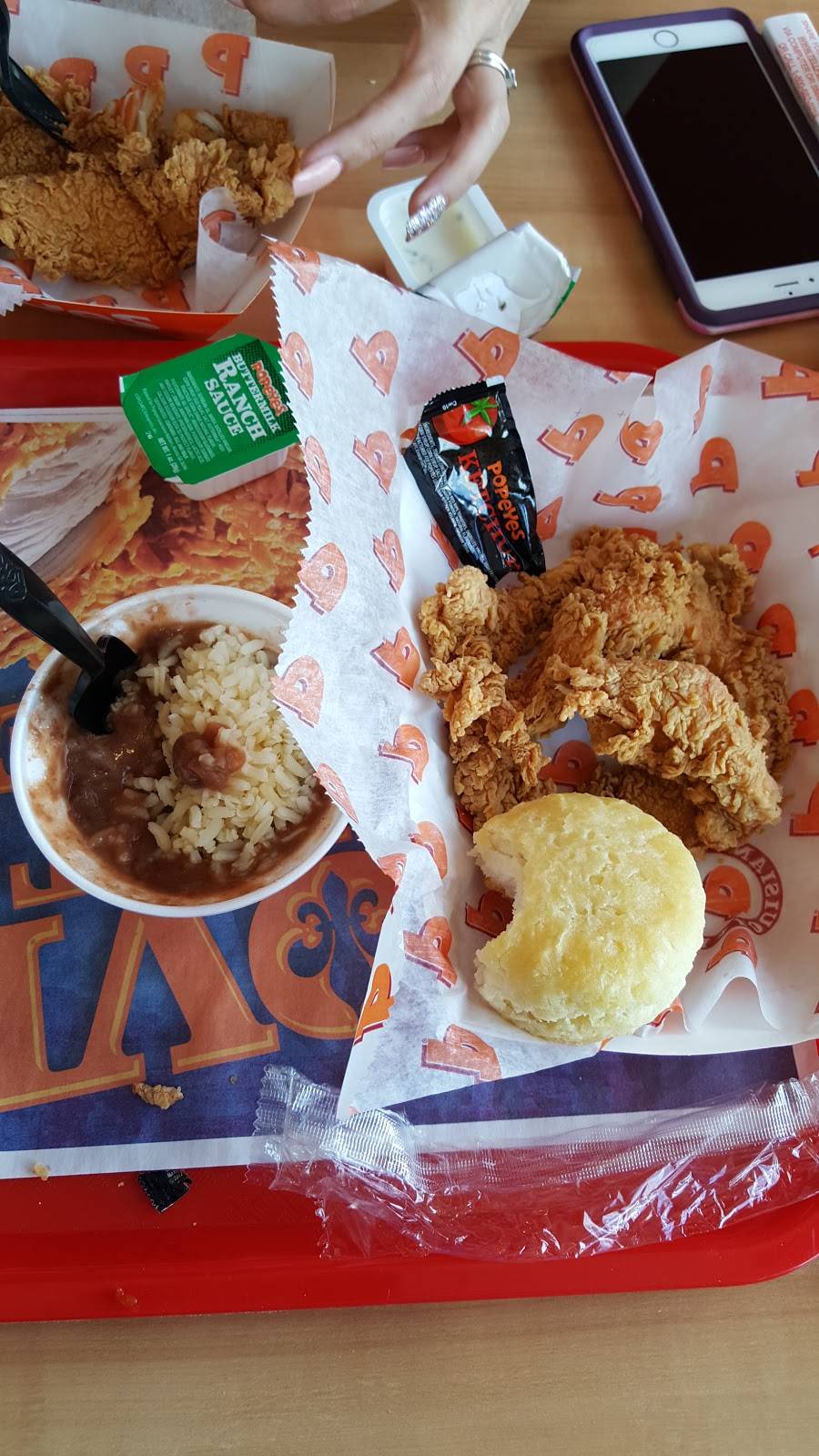 Popeyes Louisiana Kitchen | restaurant | 992 Goodman Rd W, Horn Lake, MS 38637, USA | 6623490646 OR +1 662-349-0646
