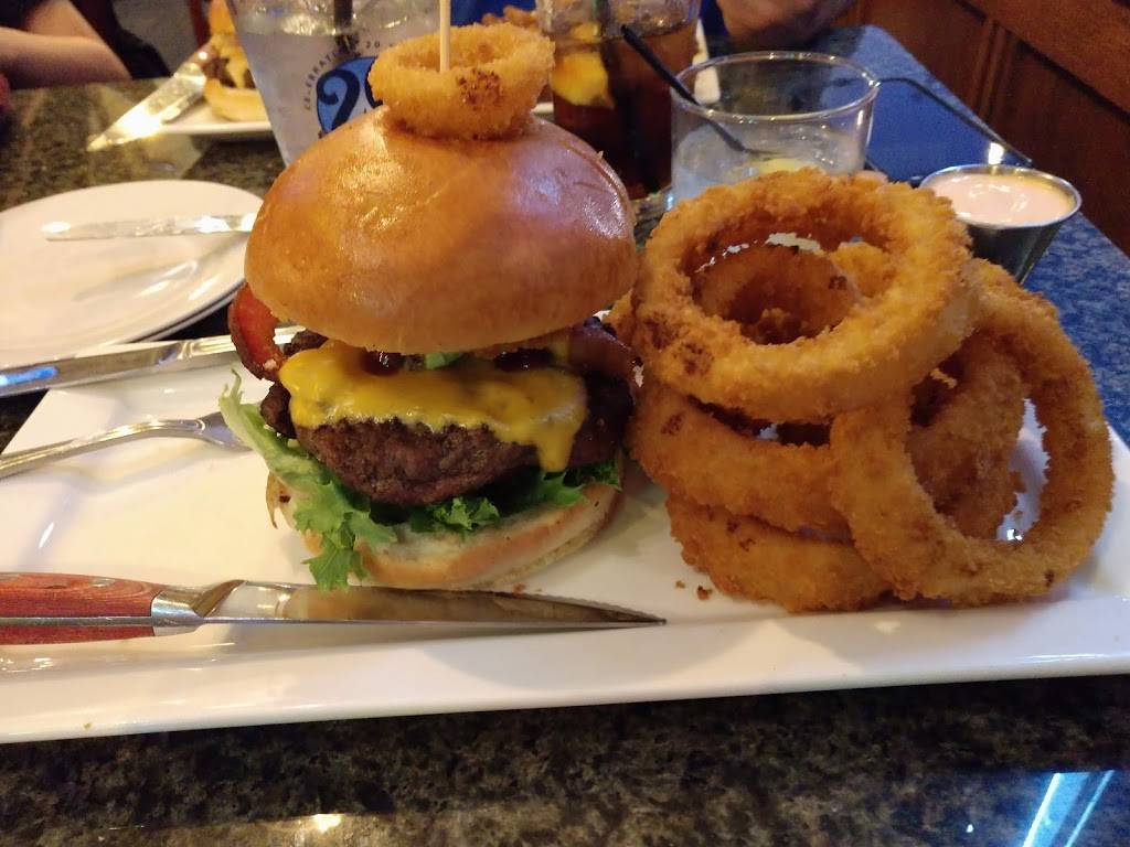 Hollister House Bar and Grill | restaurant | 500 San Benito St, Hollister, CA 95023, USA | 8313131426 OR +1 831-313-1426