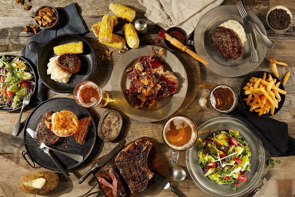 Chucks Roadhouse Bar & Grill | restaurant | 410 Ontario St, St. Catharines, ON L2R 5M1, Canada | 2893621219 OR +1 289-362-1219