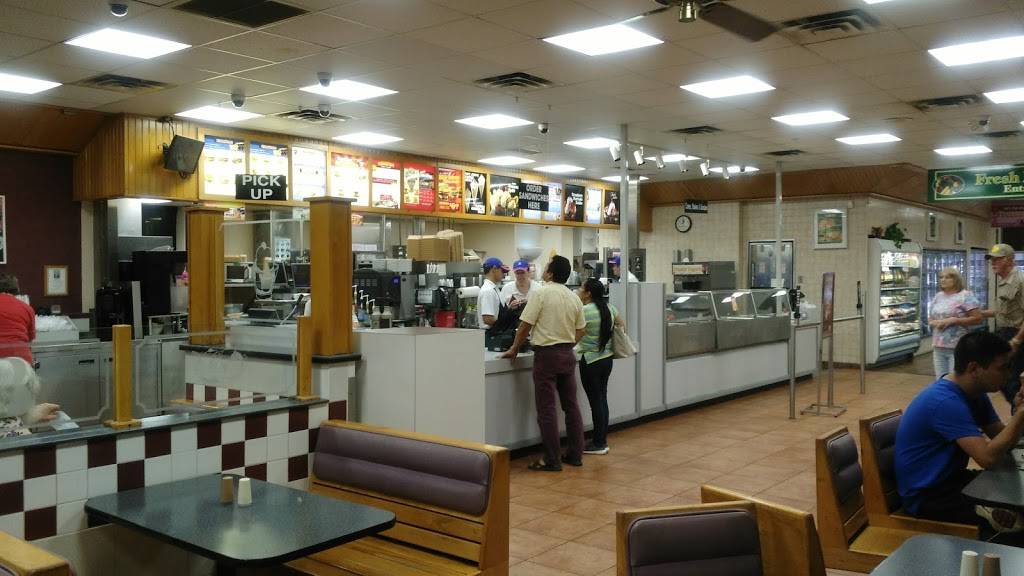 Braums Ice Cream & Burger Restaurant | restaurant | 2028 S 4th St, Chickasha, OK 73018, USA | 4052247313 OR +1 405-224-7313