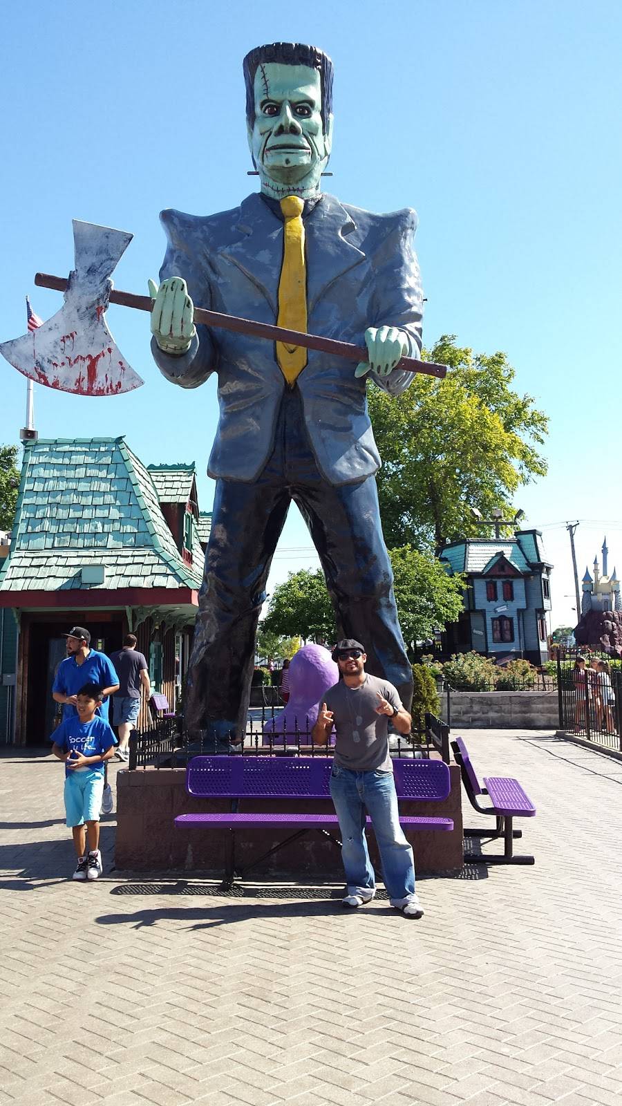 Haunted Trails Family Entertainment Center (Burbank) | restaurant | 7759 S Harlem Ave, Burbank, IL 60459, USA | 7085988580 OR +1 708-598-8580