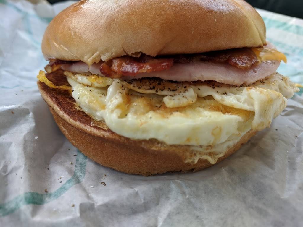 Jack in the Box | restaurant | 101 W Foothill Blvd, Pomona, CA 91767, USA | 9095960029 OR +1 909-596-0029