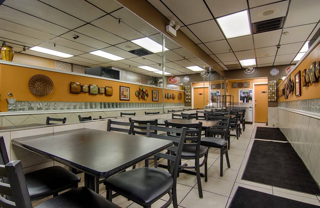 Cocos Famous Fried Lobster | restaurant | 426 S Clark St, Chicago, IL 60605, USA | 3127862070 OR +1 312-786-2070