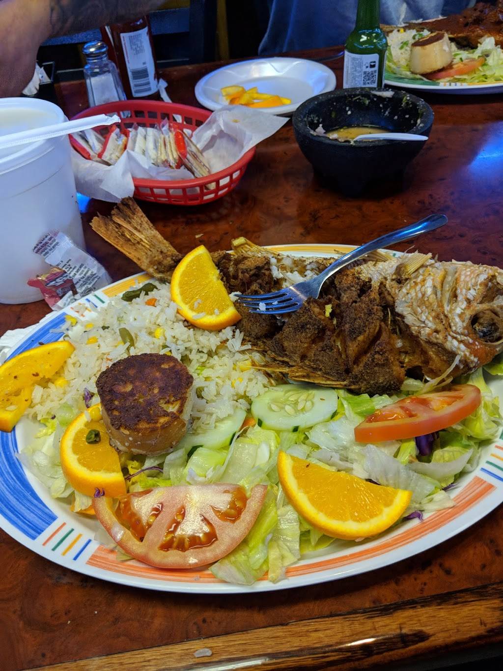 La Isla Del Mar #4 | restaurant | 6034 22nd Ave, Kenosha, WI 53143, USA | 2625640085 OR +1 262-564-0085