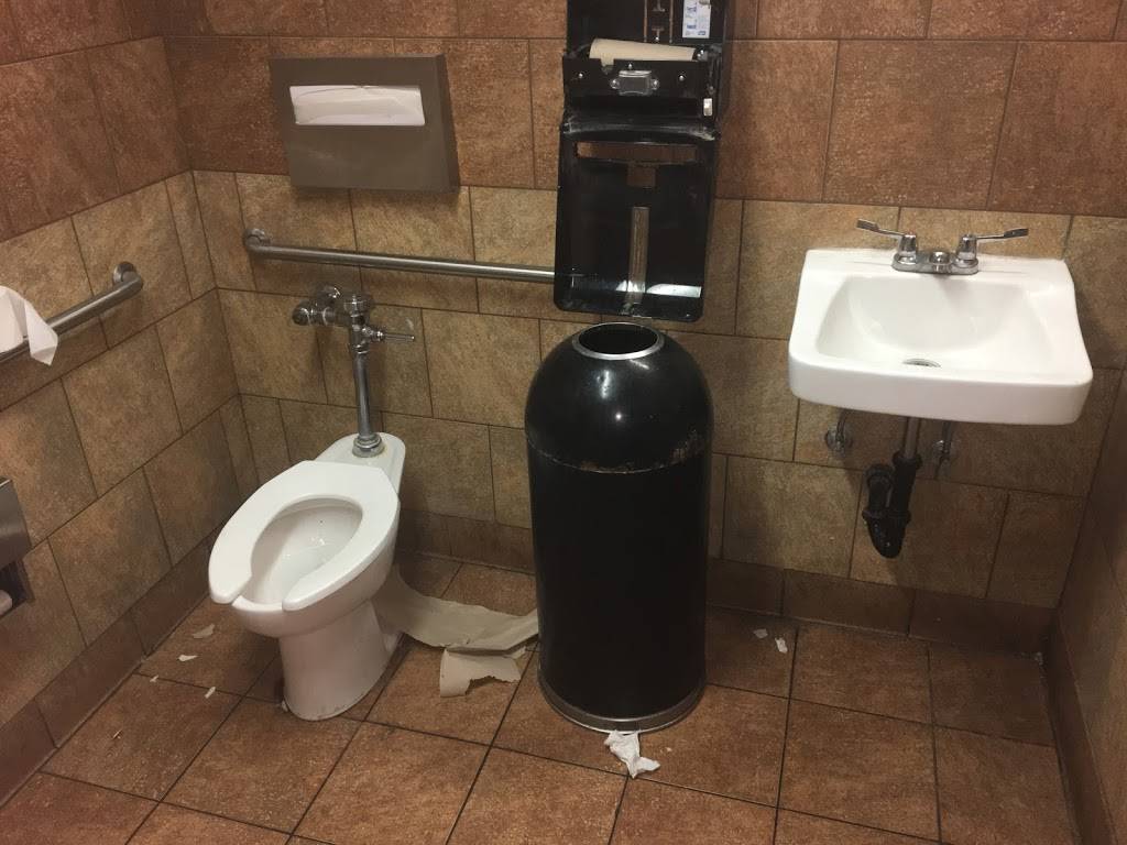 Jack in the Box | restaurant | 7910 E Speedway Blvd, Tucson, AZ 85710, USA | 5202983002 OR +1 520-298-3002