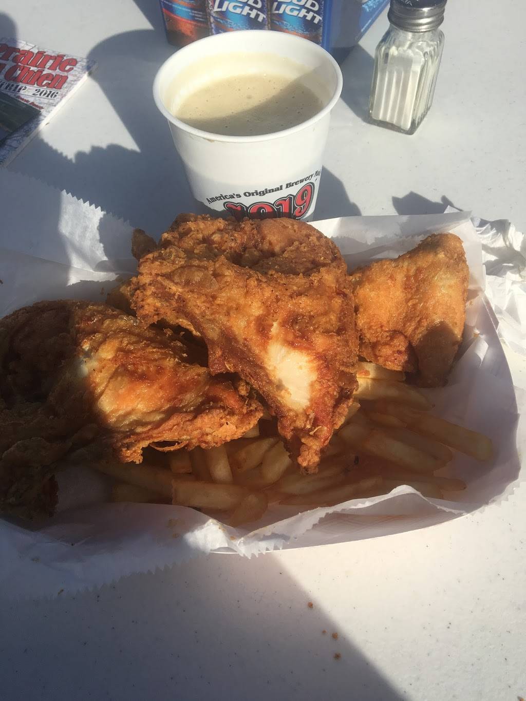 McGregors Marina Beer & Bratz | restaurant | 101 Front St, McGregor, IA 52157, USA | 5638739613 OR +1 563-873-9613