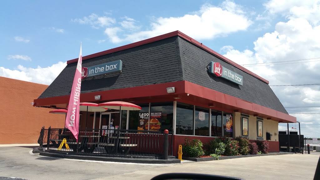 Jack in the Box | restaurant | 101 E Main St, Grand Prairie, TX 75050, USA | 9722622396 OR +1 972-262-2396