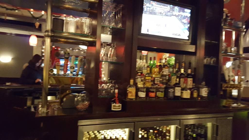 Mama Mias Germantown | restaurant | N112W16344 Mequon Rd, Germantown, WI 53022, USA | 2622422340 OR +1 262-242-2340