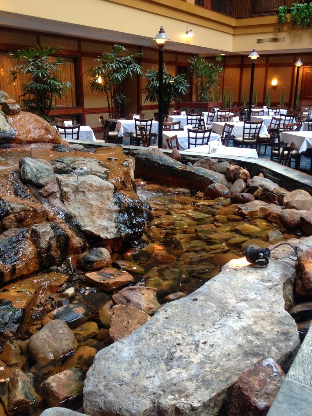 Claim Bar & Restaurant | restaurant | 7001 Yampa St, Denver, CO 80249, USA | 3035743000 OR +1 303-574-3000