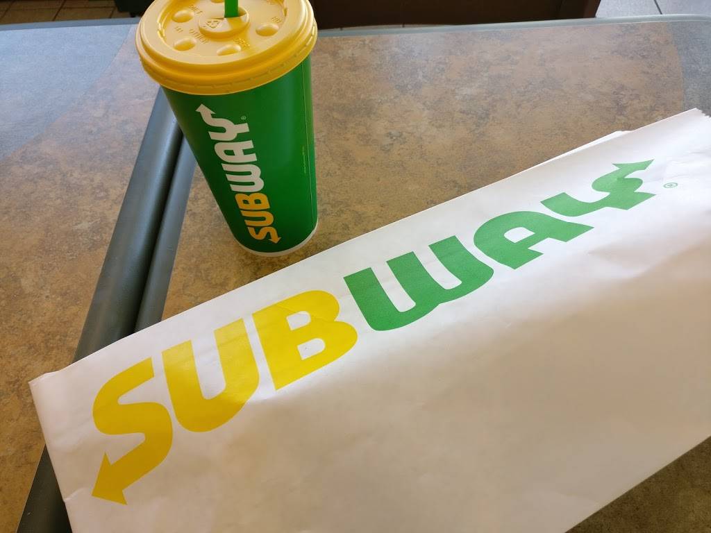 Subway | restaurant | 211 E Peoria St, Goodfield, IL 61742, USA | 3099652459 OR +1 309-965-2459