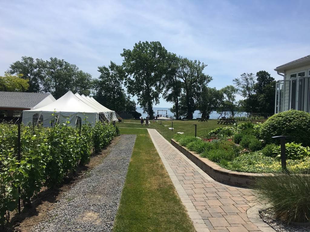 Waupoos Estates Winery & Restaurant | restaurant | 3016 County Road 8, Picton, ON K0K 2T0, Canada | 6134768338 OR +1 613-476-8338