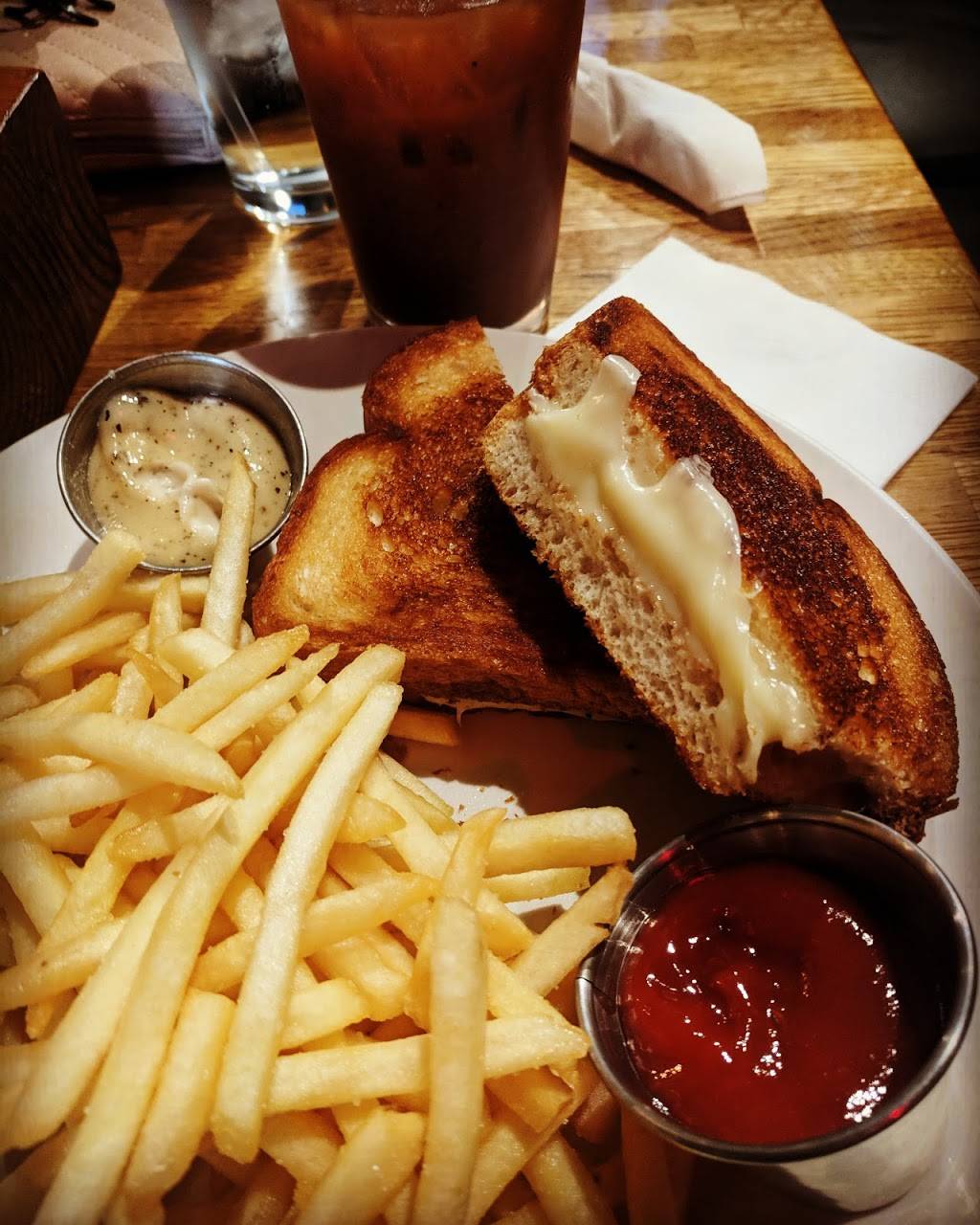 Bardog Tavern | restaurant | 73 Monroe Ave, Memphis, TN 38103, USA | 9012758752 OR +1 901-275-8752