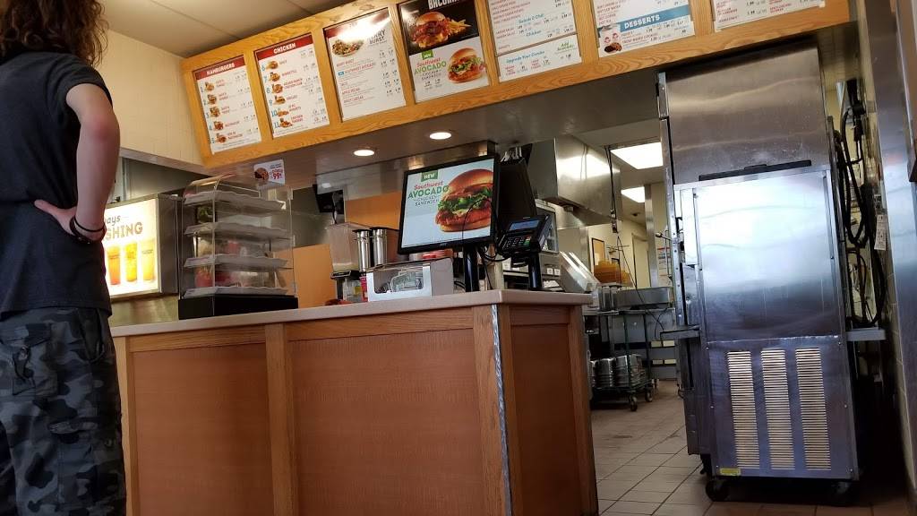 Wendys | restaurant | 1230 E M36, Pinckney, MI 48169, USA | 7348783197 OR +1 734-878-3197