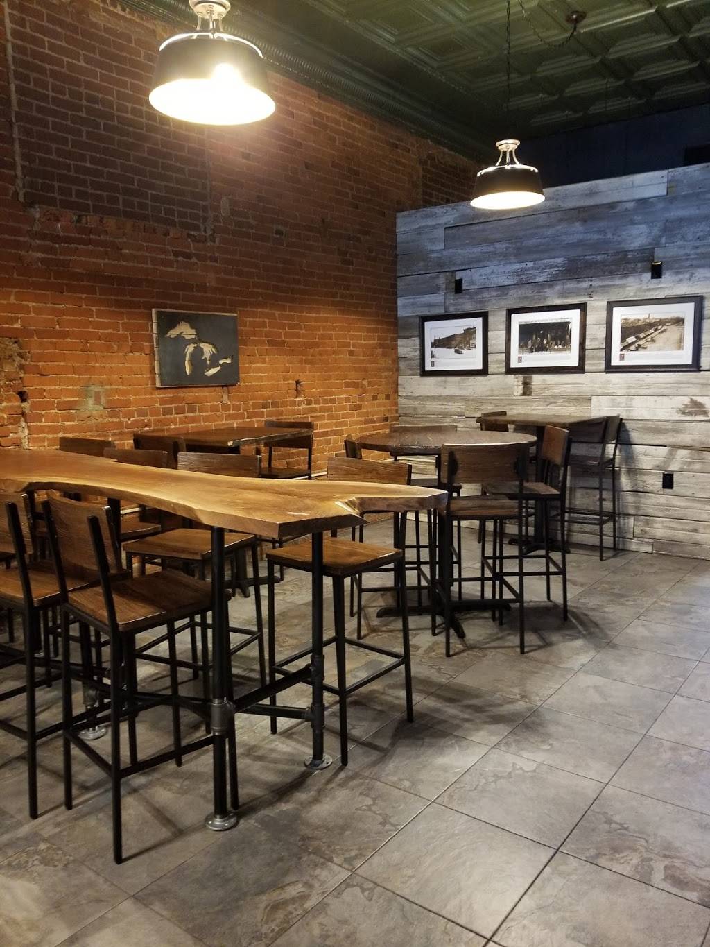 17 Public Square | restaurant | 17 Public Square, Medina, OH 44256, USA | 3309522330 OR +1 330-952-2330