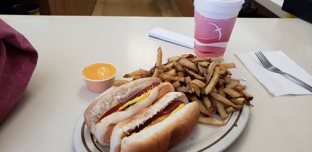 Hot Dog Shoppe | restaurant | 740 W Market St, Warren, OH 44481, USA | 3303957057 OR +1 330-395-7057