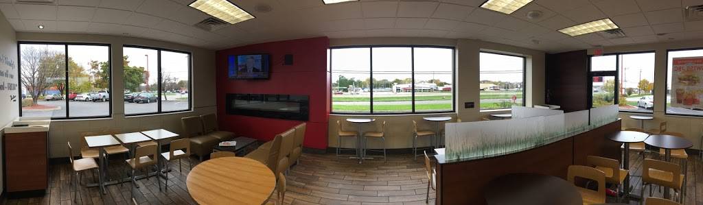 Wendys | restaurant | 2421 S Stoughton Rd, Madison, WI 53716, USA | 6082231120 OR +1 608-223-1120