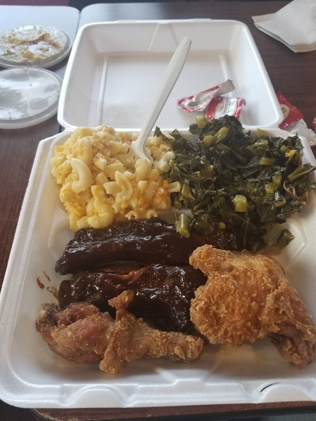 Lilly Caterers | restaurant | 305 Windsor Ave, Windsor, CT 06095, USA | 8602418132 OR +1 860-241-8132