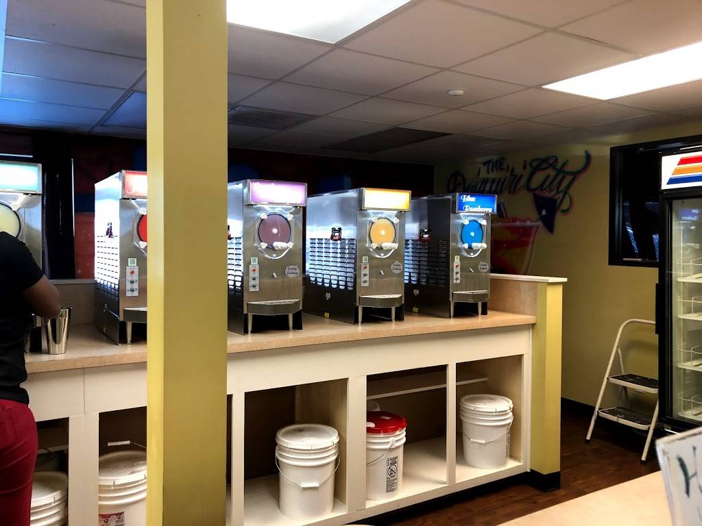 J Dykes Food Court | restaurant | 4901 Yale St, Houston, TX 77018, USA | 7136917438 OR +1 713-691-7438