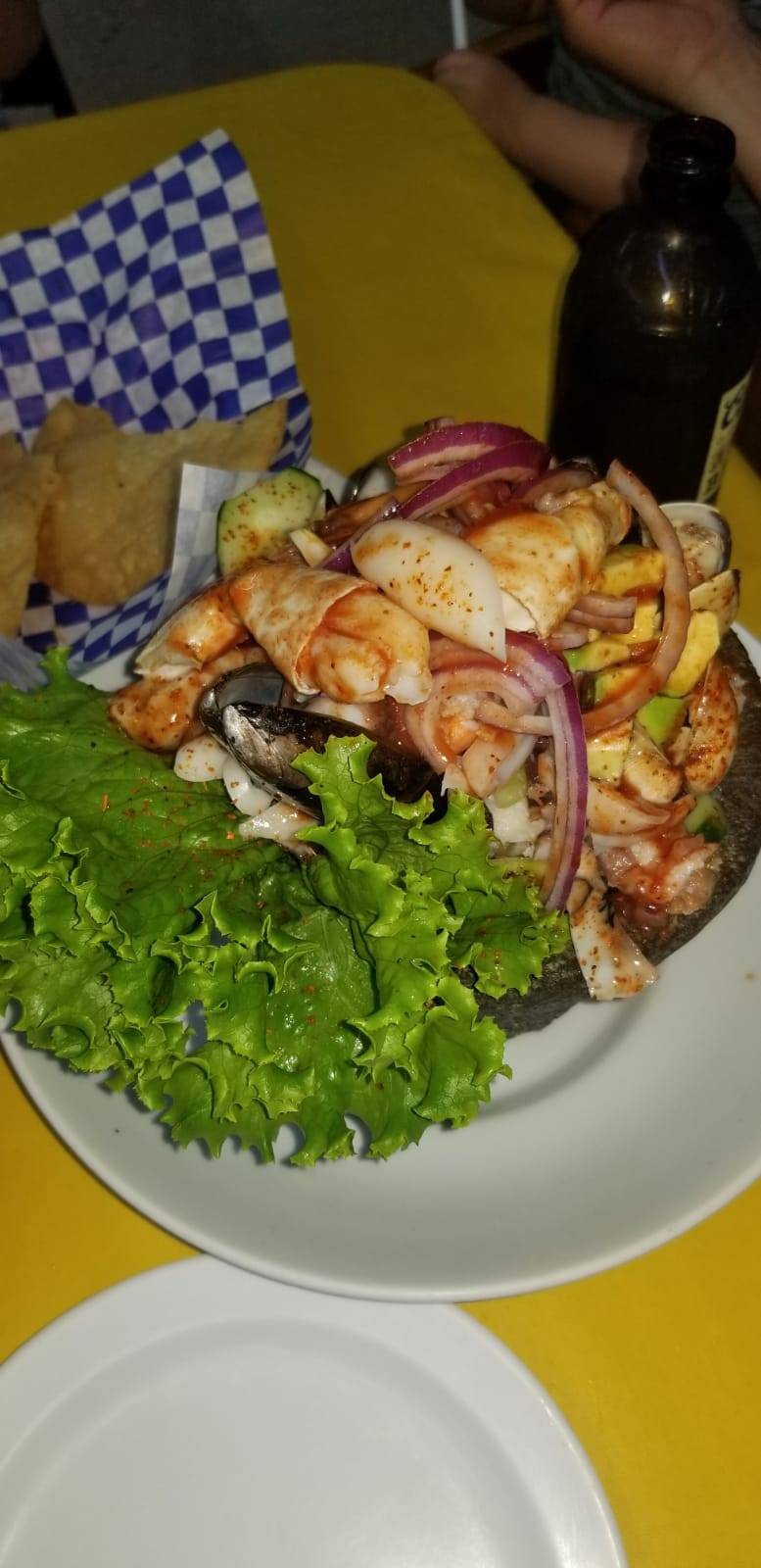 Mariscos Don Charley | restaurant | 515 S WW White Rd, San Antonio, TX 78220, USA | 2106424900 OR +1 210-642-4900